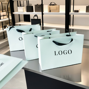Sacchetti Regalo Personalizzati in Carta Kraft con Manici per Abbigliamento e Biancheria Intima, Personalizzabili con il Tuo Logo per Promozioni - Product Image 3