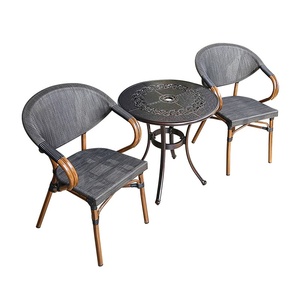 Ensemble table et chaises en alliage d'<span class=keywords><strong>aluminium</strong></span> pour extérieur, design simple, <span class=keywords><strong>jardin</strong></span>, cour, balcon, villa, meubles imperméables et résistants au soleil - Product Image 1
