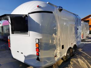 Camión de Comida Rápida Móvil Europeo para Pizza, Totalmente Equipado, Remolques de Comida BBQ, Equipamiento Completo de Cocina Docker para Europa - Product Image 2