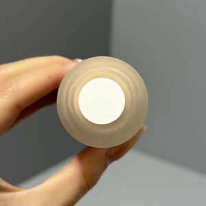 El fabricante produce y vende al por mayor la base de maquillaje líquida más vendida, que controla la grasa, es duradera y no irritante. - Product Image 4