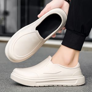 <span class=keywords><strong>Nouvelles</strong></span> <span class=keywords><strong>chaussures</strong></span> décontractées à la mode imperméables et résistantes à l'huile de grande taille pour hommes, <span class=keywords><strong>chaussures</strong></span> de travail - Product Image 3