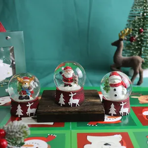 Benutzer definierte Logo Weihnachts dekorationen Harz Santa Schneekugel Handwerk Ornamente Home Tisch dekoration Geschenk