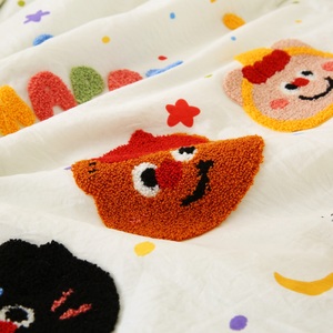 Trapuntino Estivo Sottile in Cotone Lavato Super Morbido con Ricamo a Motivi Carini Personalizzato per Bambini - Product Image 4