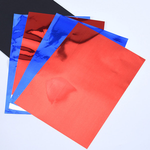 Papier aluminium pour mèches de coloration capillaire, usage professionnel en coiffure - Product Image 1