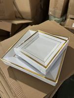 Service de vaisselle doré pour 25 invités, assiettes carrées en plastique à bord doré jetables et résistantes, ensemble d'argenterie dorée pour fête