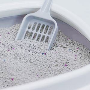 Bentonite kattenbakvulling zand milieuvriendelijk snelklonterend sterke klontvormende eigenschappen makkelijk schoon te maken grijs bolvormig weinig stof stofvrij - Product Image 1