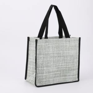 กระเป๋าถือผ้าใบอเนกประสงค์แบบเป็นมิตรต่อสิ่งแวดล้อมรุ่นใหม่พร้อมฝาปิดเปิดด้านในทำจาก PVC เหมาะสำหรับการตกแต่งชายหาดของสุภาพสตรี - Product Image 3