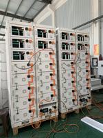 Système de stockage d'énergie extérieur hybride hors réseau 261 kWh LiFePO4 avec armoire de batterie à refroidissement liquide IP65 CAN RS485 OEM