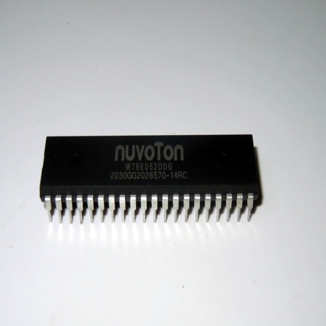 Original New W78E052DDG 8-bit Microcontroller 8KB Flash DIP40 IC Chips Electronics Component in Stock