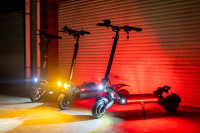 2024 PEGA COZY Pro Scooter électrique 52V 65 km/h noir plié 2 roues E-Scooty unisexe numérique personnalisé ODM