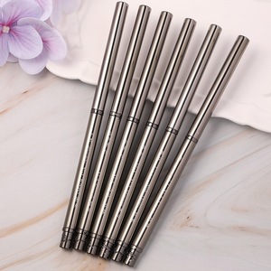แปรงเพ้นท์เล็บไนลอนด้ามโลหะสีเงินแบบสองด้าน 2 in 1 ลายดอกเดซี่ สำหรับวาดเส้น ลายเส้นเล็ก ทาสีไล่เฉดสี ทำเล็บเจล - Product Image 4