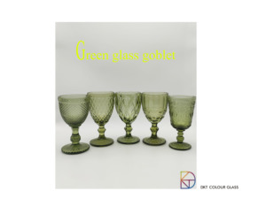 I <span class=keywords><strong>set</strong></span> di bicchieri da vino con calice da bere retrò più venduti con colore verde per il matrimonio - Product Image 4