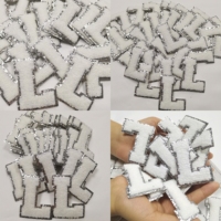 Écusson initial en chenille avec lettres pailletées blanches Écusson alphabet A-Z doré pour sacs de vêtements pour enfants