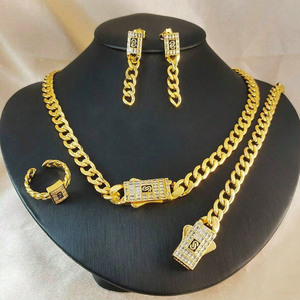 Otros Accesorios de Moda: Pendientes Desmontables Clásicos de Estilo Punk Rock Cubano para Fiestas, Hip-Hop y Festivales - Product Image 4
