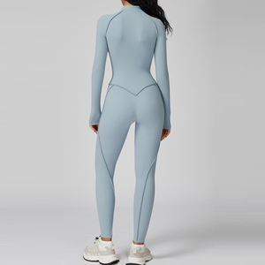 Mono deportivo de alta intensidad para mujer, de manga larga, para yoga, con media cremallera, cuello alto y cintura elástica frontal. - Product Image 3