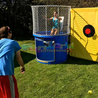 Bassin de plongeon commercial pour enfants et adultes, idéal pour les fêtes estivales en extérieur, les événements sportifs et les jeux aquatiques de type 'Dunking Booth'.