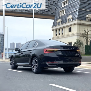 Coche Ejecutivo Seminuevo <span class=keywords><strong>2023</strong></span> <span class=keywords><strong>Skoda</strong></span> <span class=keywords><strong>Superb</strong></span> Luxury Facelift Motor Turbo Cuero R18 Bajo Kilometraje Espacio Inigualable Comodidad Listo para Entrega Inmediata - Product Image 1