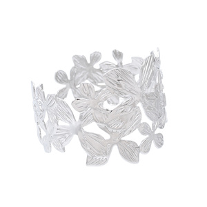 Vàng Và <span class=keywords><strong>B</strong></span>ạc Mạ Kim Loại Hoa Cuff Vòng Đeo Tay Đa Năng Hollow Sọc Mở Thiết Kế Thời Trang Đồ Trang Sức Phụ Kiện - Product Image 2