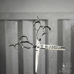 Tijeras de Peluquería Profesionales Purple Dragon 440C, Cuchillas Afiladas, Mango Ergonómico, Precio de Fábrica, Personalizables, Venta al Por Mayor para Salones y Barberías - Product Image 2