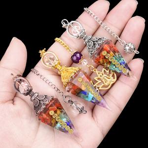 Gran oferta resina Multi estilo 7 Chakra péndulo de piedra triturada Natural con cadena de Metal para adivinación hipnosis curación alma joyería - Product Image 6