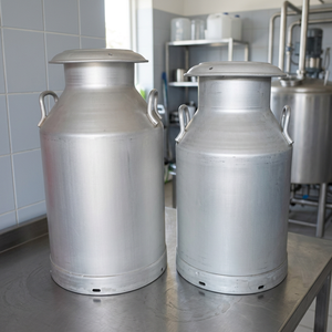 Grande boîte de stockage de lait en aluminium de qualité alimentaire avec couvercle, seau robuste pour la collecte et le transport à la ferme - Product Image 3