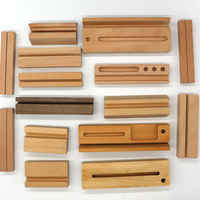 YUESHEN Maßgefertigter Massivholz-Tischkalender mit Holz-Visitenkartenhalter für Werbezwecke