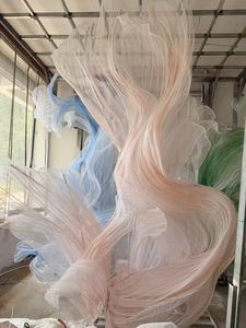 Décor <span class=keywords><strong>de</strong></span> mariage D311 : Grandes fleurs géantes blanches sur pied pour allée <span class=keywords><strong>de</strong></span> mariage, accessoires <span class=keywords><strong>de</strong></span> décoration <span class=keywords><strong>de</strong></span> mariage <span class=keywords><strong>de</strong></span> luxe à <span class=keywords><strong>vendre</strong></span> - Product Image 4