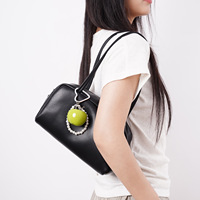Sac à bandoulière en cuir véritable ODM OEM personnalisé, nouvelle tendance 2027, grande capacité, simplicité urbaine, sac bowling classique