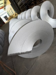 Lame d'œillet hélicoïdal sans tige en acier au manganèse galvanisé à chaud de 20 mm d'épaisseur - Product Image 3