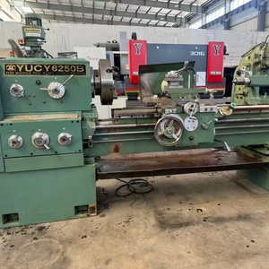 Tour à métaux manuel Yuxi YUCY6250B d'occasion, longueurs multiples 750-3000mm, portée de coupe 500mm, pour atelier général - Product Image 1