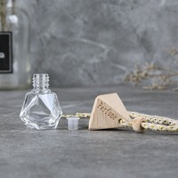Flacon diffuseur de parfum pour voiture en verre carré de 8 ml avec bouchon en bois unique, à suspendre, avec corde