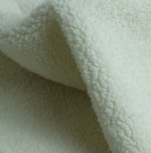 Chine Fabricant 100% Polyester Velours Tissu Respirant Tricoté PE Enduit Poids Moyen pour Vêtements De Nuit et Articles Ménagers - Product Image 1