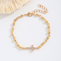Bracelet Chrétien avec Charme Croix en Cristal, Chaîne de Rosaire Dorée, Perles, Fermoir Réglable, Bijou Cadeau Unisexe pour Usage Quotidien