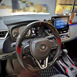 Volant de voiture personnalisé en fibre de carbone avec poignées en cuir blanc pour RAV4 Corolla Camry Yaris <span class=keywords><strong>Sport</strong></span> Design - Product Image 5