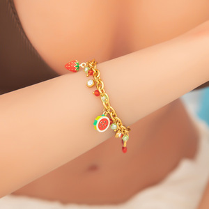 สร้อยข้อมือสไตล์ผลไม้พร้อมจี้แตงโมสตรอว์เบอร์รี เครื่องประดับของขวัญสำหรับผู้หญิง รุ่น Yiwu SL41354 - Product Image 1