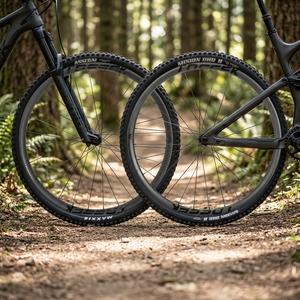 Jeu de roues de <span class=keywords><strong>VTT</strong></span> TOSEEK 29er en fibre de carbone T800, frein à disque, Boost, rayons Straight Pull, jante clincher 28 trous, OEM ODM - Product Image 1