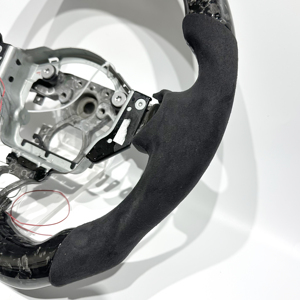Nouveau volant en fibre de carbone forgée noir de haute qualité avec LED et revêtement en daim pour <span class=keywords><strong>Nissan</strong></span> 370Z <span class=keywords><strong>350Z</strong></span> GT-R 2010-2016 Plug and Play - Product Image 3