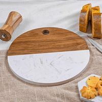 Produits innovants, nouveautés 2026, planche à découper et à servir en bois d'acacia robuste et polyvalente, marbre blanc, pour un usage quotidien