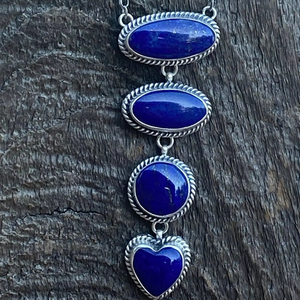 สร้อยคอเงินสเตอริ่งนาวาโฮทำด้วยมือพร้อมโรเดียมหยดน้ำและชุบทอง - Product Image 1