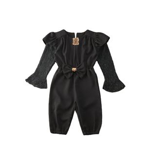 Nouvel ensemble de vêtements pour bébé fille, 2 pièces, barboteuse à manches évasées en dentelle avec nœud et bandeau, style streetwear pour enfant de 1 à 5 ans - Product Image 1