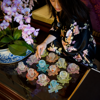 Service à thé complet en verre Liuli de 12 pièces, soucoupes et tasses à motifs floraux mensuels, collection de verre coloré fait main par la méthode de la cire perdue, cadeau