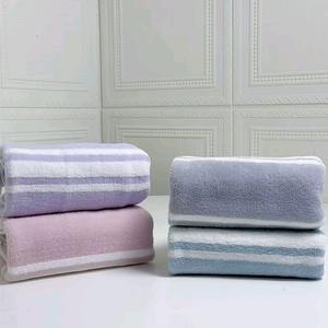 लक्जरी भारी कस्टम डिजाइन बड़े लोगो बुना हुआ अनुकूलित रंग कोरल फ्लेक्स तौलिए हाइपोएलर्जेनिक त्वरित-शुष्क - Product Image 5