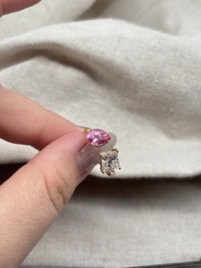 แหวนเงินแท้ 925 ประดับเพชรซิคอนจาก UM Jewelry ดีไซน์ทันสมัย เรียบง่าย เหมาะสำหรับใส่ทุกวัน งานแต่งงาน งานหมั้น งานครบรอบ หรือเป็นของขวัญในงานปาร์ตี้ - Product Image 5