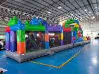 Parcours d'obstacles gonflable sur le thème des blocs de construction, aire de jeux gonflable commerciale pour enfants avec toboggan pour location événementielle