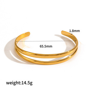 สร้อยข้อมือไทเทเนียมสไตล์ยุโรปอเมริกันสำหรับผู้หญิง ดีไซน์เรขาคณิตแบบเปิดกลวงเคลือบทอง 18k เครื่องประดับแฟชั่น - Product Image 4