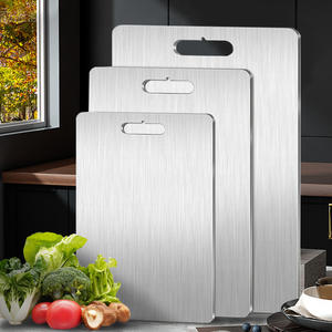 Tabla de Cortar Multifunción de Titanio y Acero Inoxidable 304 para Cocina, Tabla Gruesa para Picar Alimentos, Carne y Queso - Product Image 5