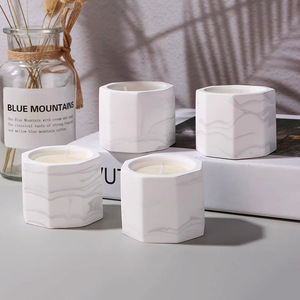 Bougie parfumée octogonale en cire de soja, motif marbre nordique, moulée à la main, cadeau décoratif - Product Image 1