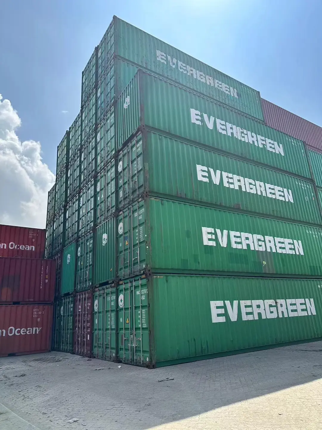 Best and cheapest used 20 '40' containers Empty containers for sale