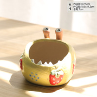 Pots à succulentes en poterie grossière respirante peints à la main avec des motifs de monstres aux grands yeux, de monstres laids et de M. Crabe, créatifs