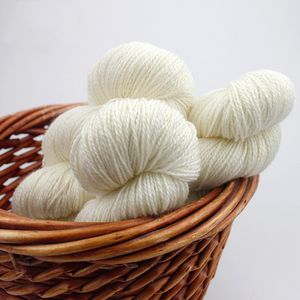 Lotus Yarns 100% Superwash <span class=keywords><strong>Merino</strong></span> Wool DK 275M/100Gram <span class=keywords><strong>Aran</strong></span> Weight Fibra natural Hilo de tejer a mano sin teñir - Product Image 1